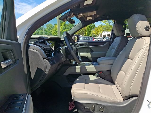Used 2026 GMC Acadia Elevation w/ Elevation Premium Package FWD image 13