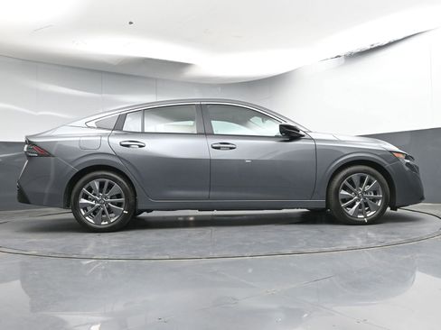 New 2026 Nissan Sentra SL FWD image 25