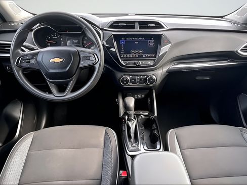 Used 2021 Chevrolet TrailBlazer LT w/ Convenience Package FWD image 4