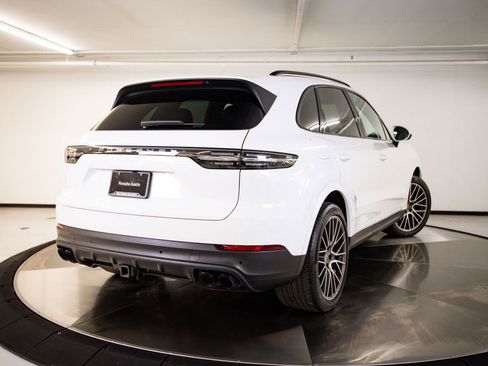 Certified 2023 Porsche Cayenne AWD/4WD image 7