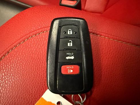 Used 2021 Toyota Camry XSE image 15