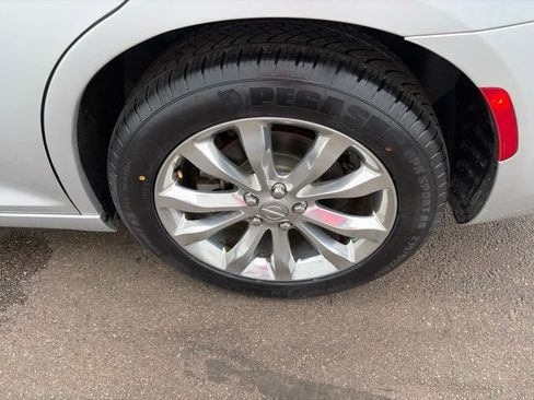 Used 2021 Chrysler 300 Touring L AWD/4WD image 42