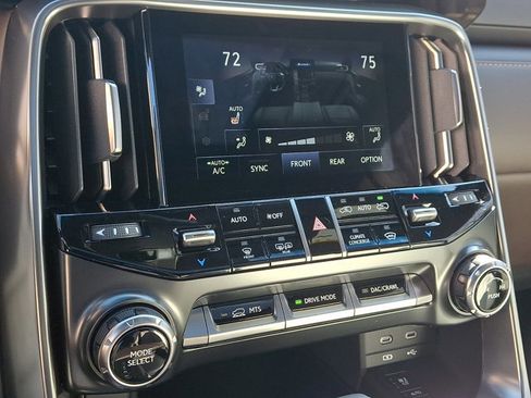 New 2026 Lexus LX 700h Luxury image 11