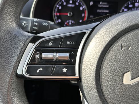 Certified 2023 Kia Forte LXS w/ LXS Technology Package image 24