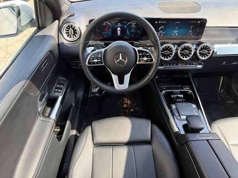 Used 2022 Mercedes-Benz GLB 250 4MATIC image 21