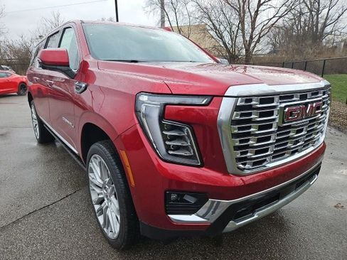 New 2026 GMC Yukon XL Denali w/ Sun & Power Step Package AWD/4WD image 7