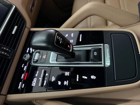 Used 2019 Porsche Cayenne S AWD/4WD image 16