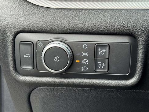 Used 2020 Ford Explorer XLT w/ Equipment Group 202A image 13