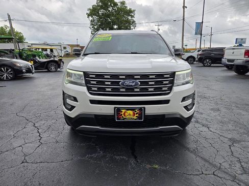 Used 2017 Ford Explorer XLT w/ Equipment Group 202A FWD image 9
