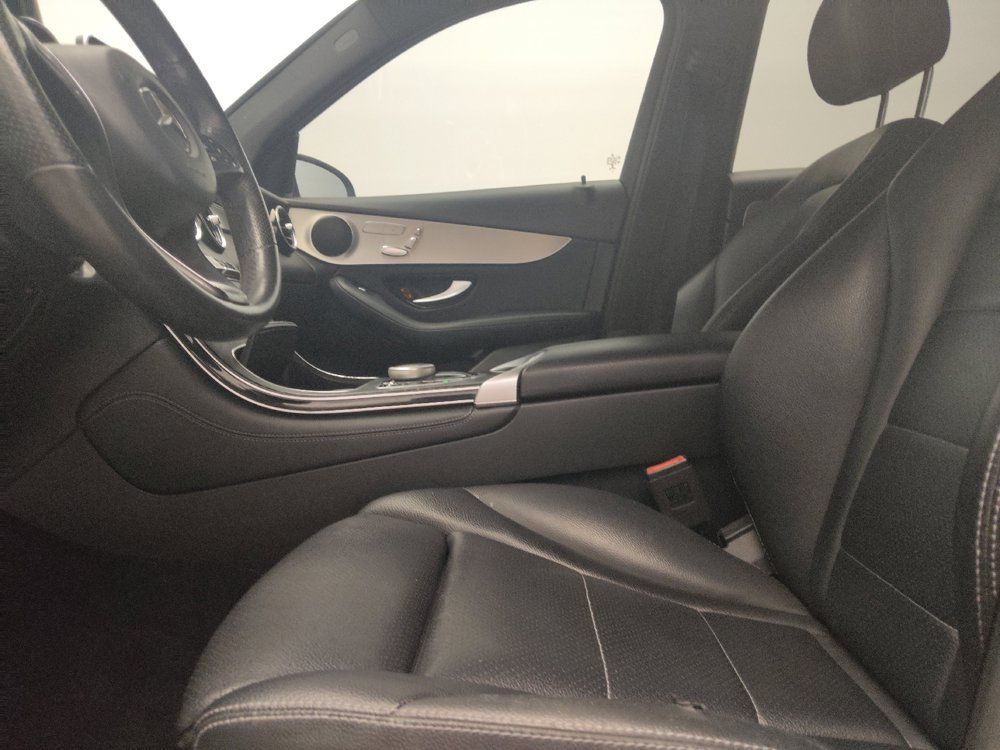 Used 2019 Mercedes-Benz GLC 300 image 17