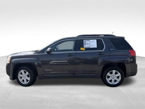 Used 2015 GMC Terrain SLE w/ Convenience Package FWD image 2