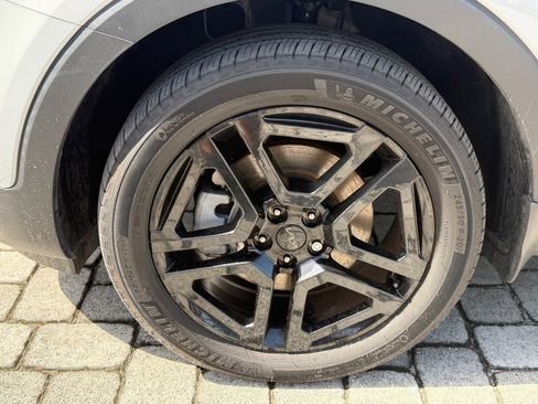 Certified 2025 Kia Telluride SX X-Line AWD/4WD image 17
