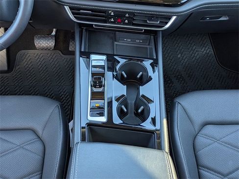 Used 2024 Volkswagen Atlas SE image 20