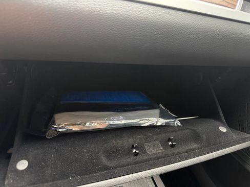 Used 2017 Genesis G80 3.8 RWD image 35