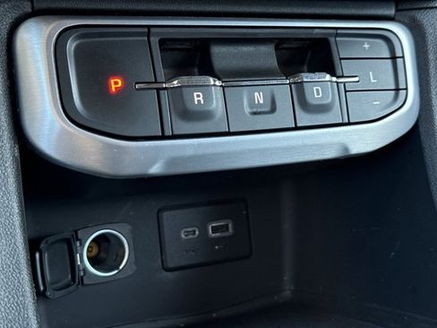 Used 2021 GMC Acadia SLE w/ Driver Convenience Package image 24