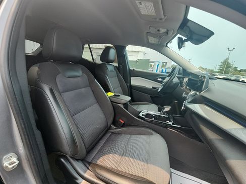 Used 2024 Chevrolet Trax LT w/ Driver Confidence Package FWD image 23