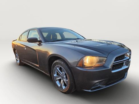 Used 2014 Dodge Charger SE w/ Sport Appearance Group RWD image 8