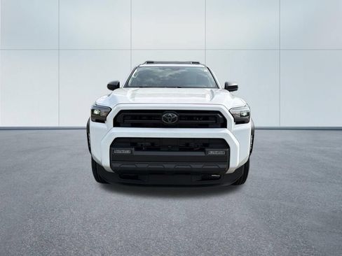 Used 2025 Toyota 4Runner SR5 AWD/4WD image 3