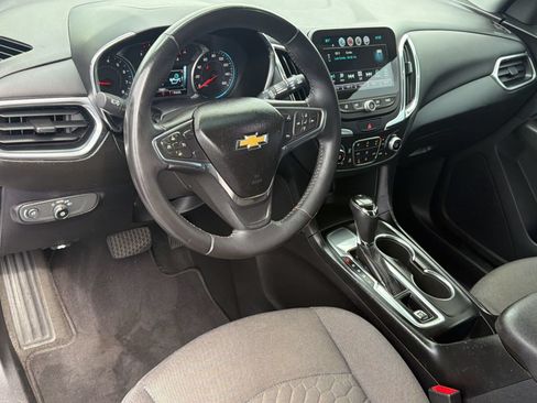 Used 2018 Chevrolet Equinox LT w/ Sun & Infotainment Package FWD image 4