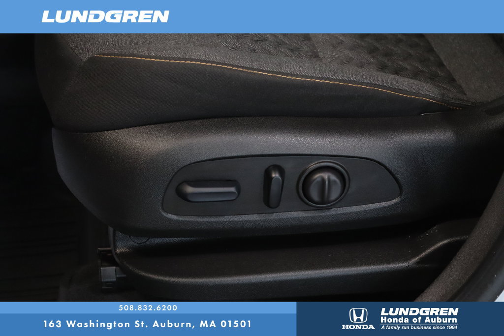 Used 2024 Chevrolet Equinox LT w/ LPO, Floor Liner Package AWD/4WD image 13