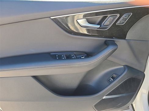 Used 2023 Audi Q7 3.0T Premium Plus image 16