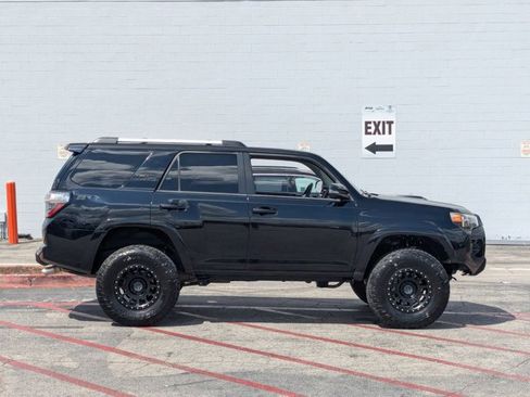 Used 2018 Toyota 4Runner TRD Off-Road Premium w/ Convenience Package image 4