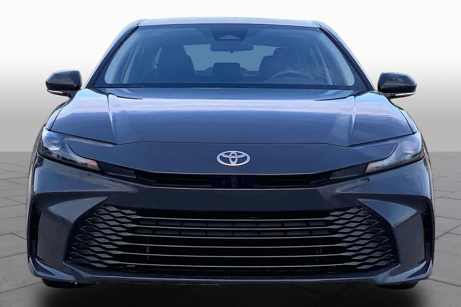 Used 2025 Toyota Camry LE FWD image 4
