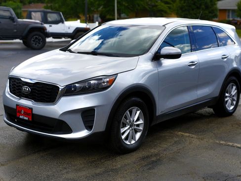 Used 2020 Kia Sorento AWD V6 image 3