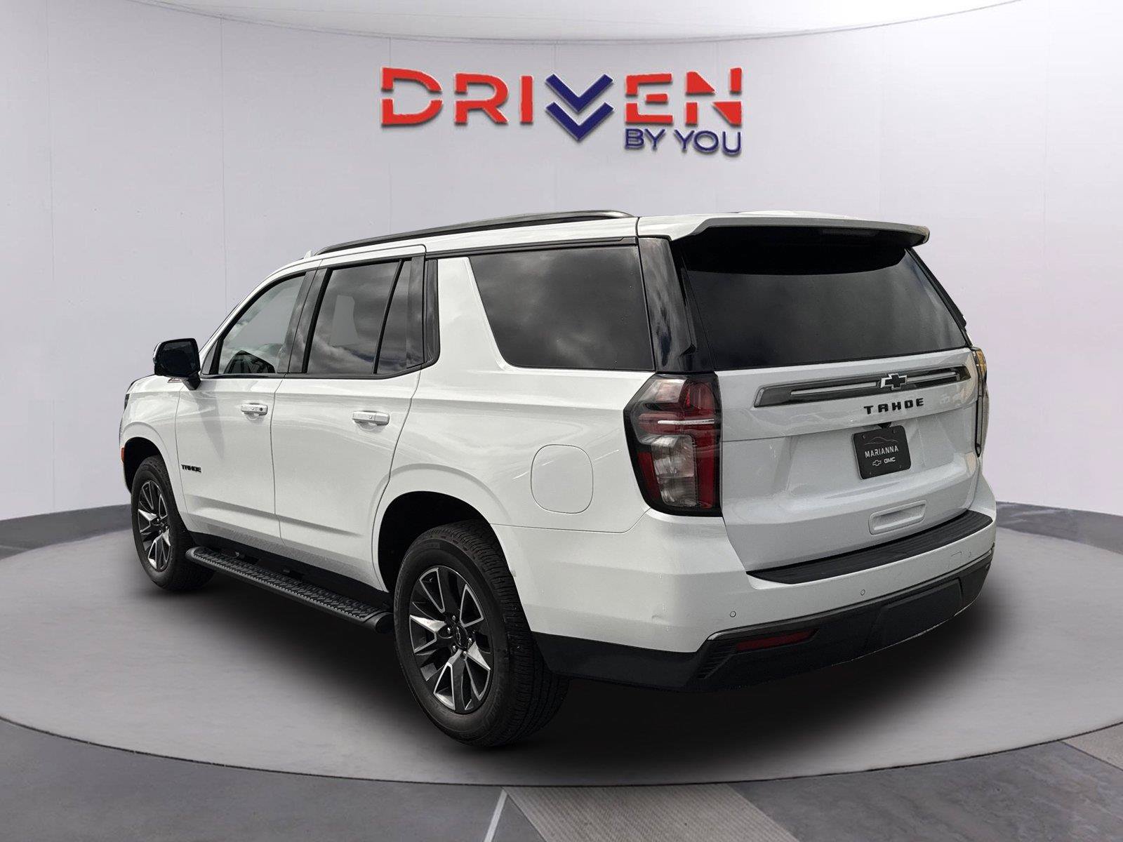 Used 2022 Chevrolet Tahoe Z71 w/ Luxury Package AWD/4WD image 5