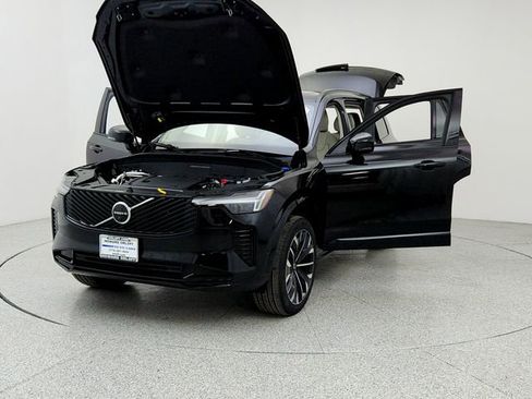 New 2026 Volvo XC90 B6 Ultra w/ Lounge Package image 9