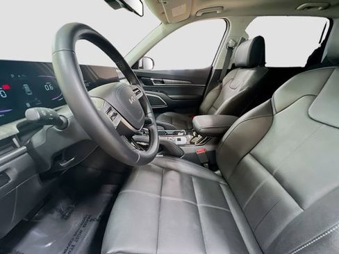 Certified 2025 Kia Telluride EX w/ EX Captain's Chair Package FWD image 22