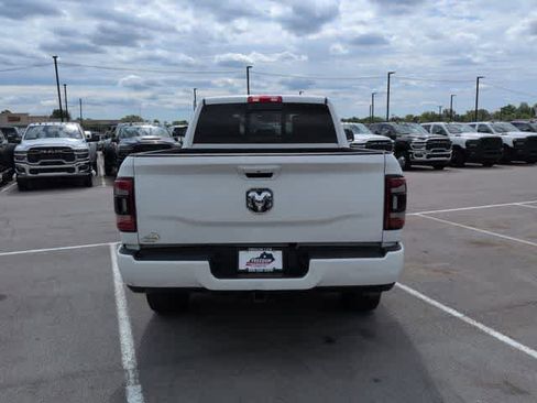 Used 2019 RAM 2500 Laramie w/ Night Edition AWD/4WD image 7