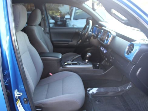 Used 2016 Toyota Tacoma TRD Sport w/ Towing Package RWD image 23