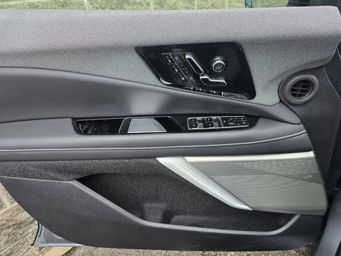 New 2026 Cadillac Optiq Luxury 2 image 24