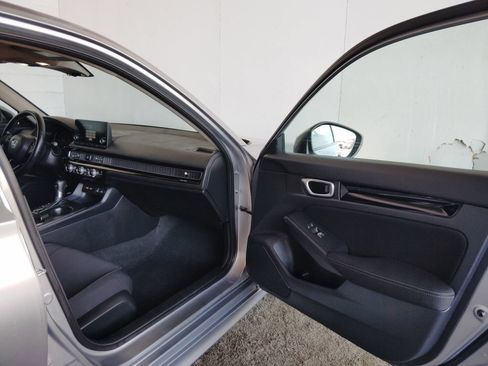 Used 2022 Honda Civic EX image 9