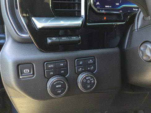 Used 2024 Chevrolet Silverado 1500 LTZ w/ Technology Package image 10