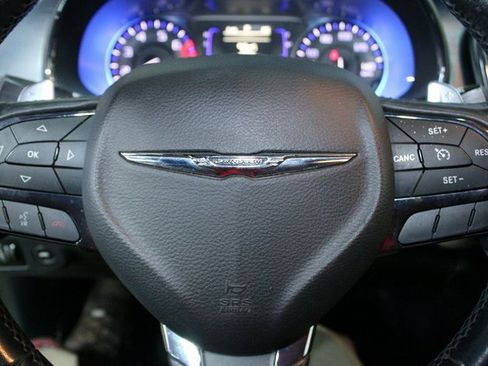 Used 2016 Chrysler 200 S image 19