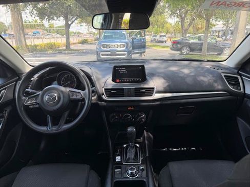 Used 2018 MAZDA MAZDA3 Sport FWD image 21