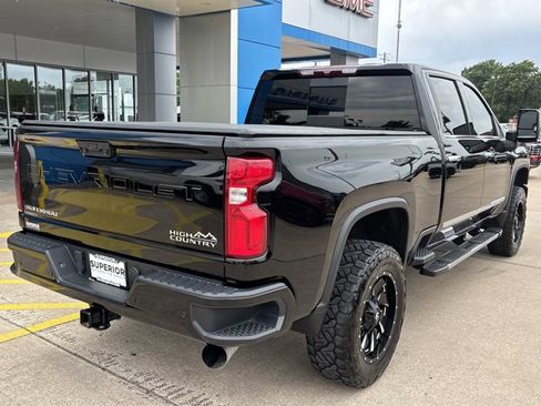 Used 2024 Chevrolet Silverado 2500 High Country AWD/4WD image 3