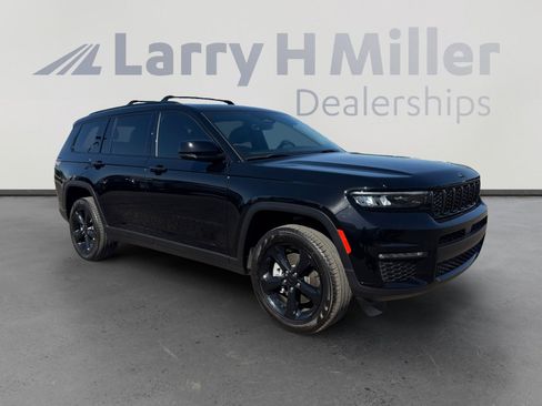 Used 2025 Jeep Grand Cherokee L Limited w/ Black Appearance Package AWD/4WD image 7