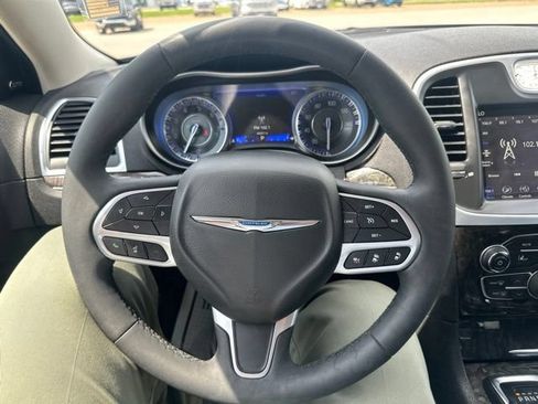 Used 2023 Chrysler 300 Touring L w/ Safetytec Plus Group RWD image 30