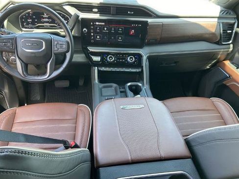 Used 2025 GMC Sierra 2500 Denali Ultimate AWD/4WD image 17