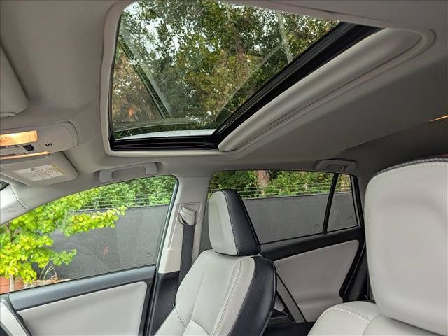 Used 2017 Toyota RAV4 Platinum AWD/4WD image 26