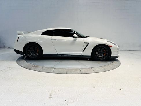 Used 2013 Nissan GT-R Premium AWD/4WD image 16