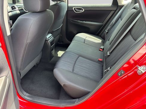 Used 2019 Nissan Sentra SV FWD image 6