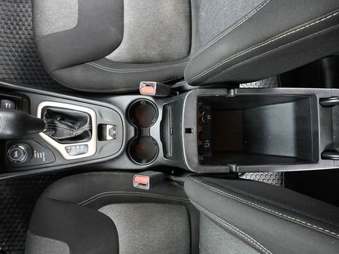 Used 2017 Jeep Cherokee Sport w/ Cold Weather Group image 31