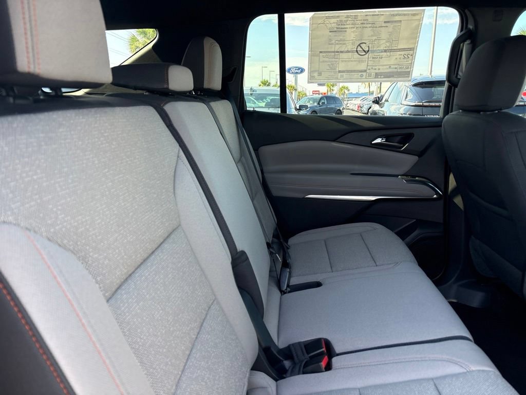 New 2027 Chevrolet Traverse LT FWD image 31