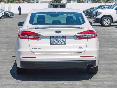 Used 2020 Ford Fusion SE image 8