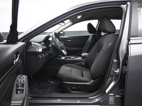 Used 2025 Nissan Altima 2.5 SV FWD image 20