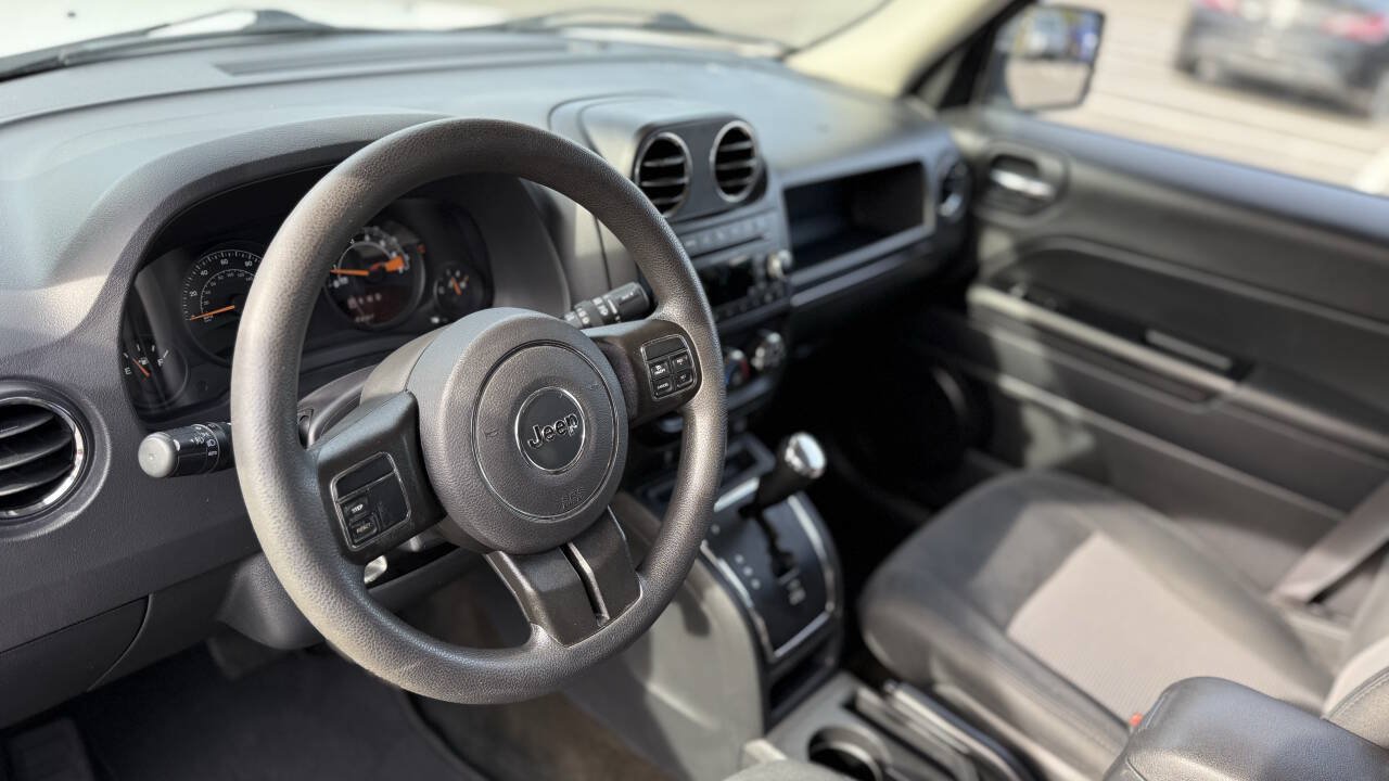 Used 2016 Jeep Patriot Sport w/ Power Value Group FWD image 12